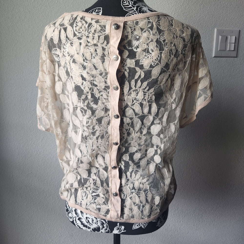 Flower laced top
